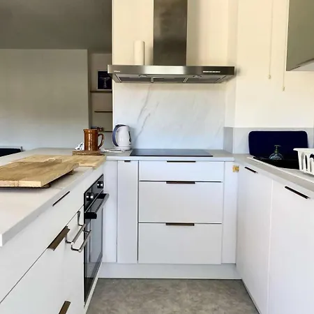 Les Oyats - T3 Renove 55m², Balcon Sud & Parking - Centre-ville Mae-9734 아파트