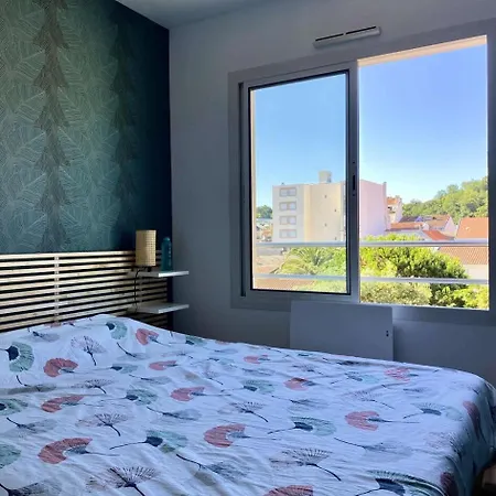 Les Oyats - T3 Renove 55m², Balcon Sud & Parking - Centre-ville Mae-9734 아르카숑